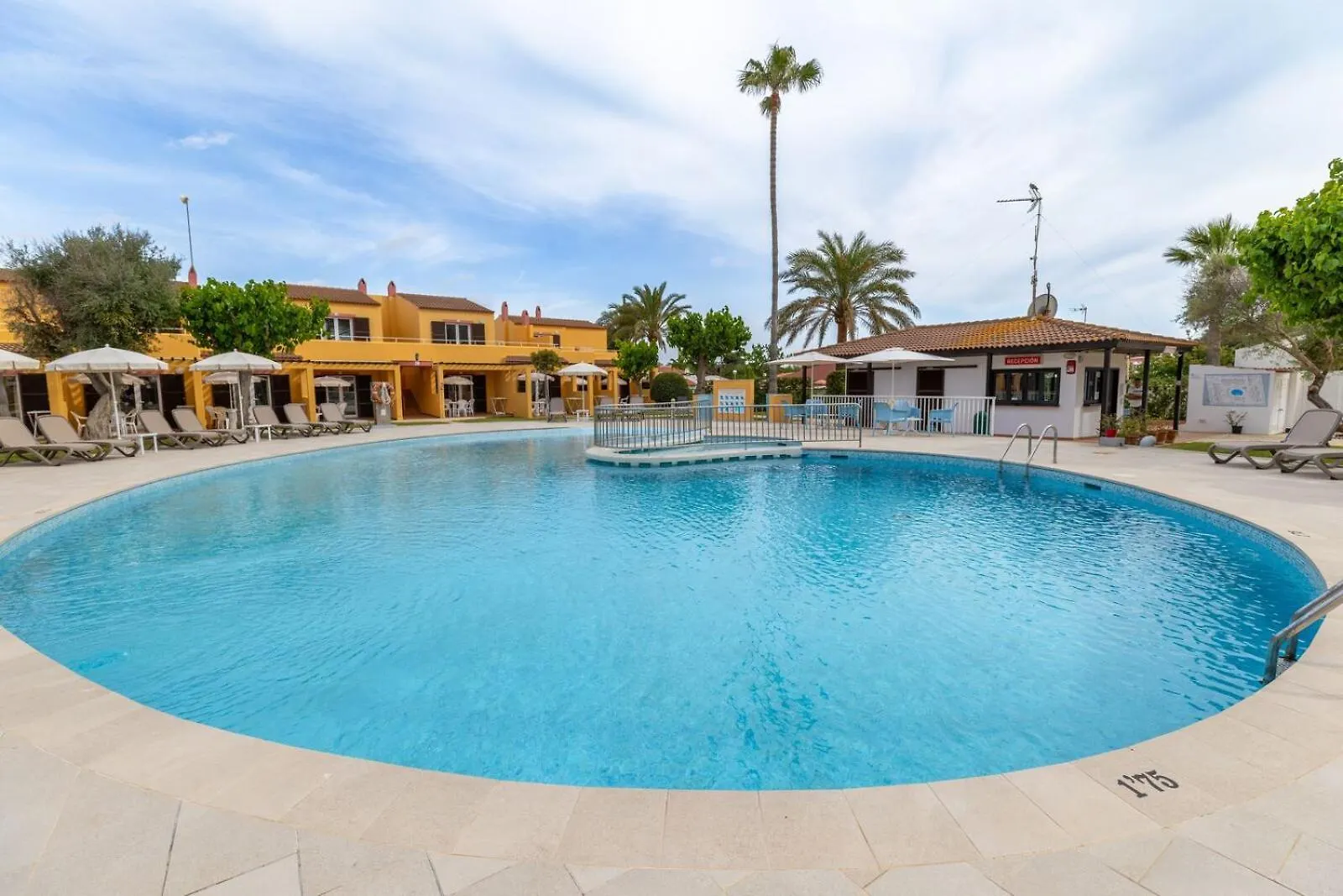 Apartamentos Ses Anneres Cala'N Blanes