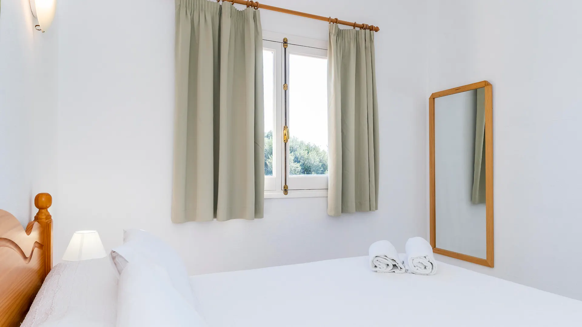 Apartamentos Ses Anneres Cala'N Blanes