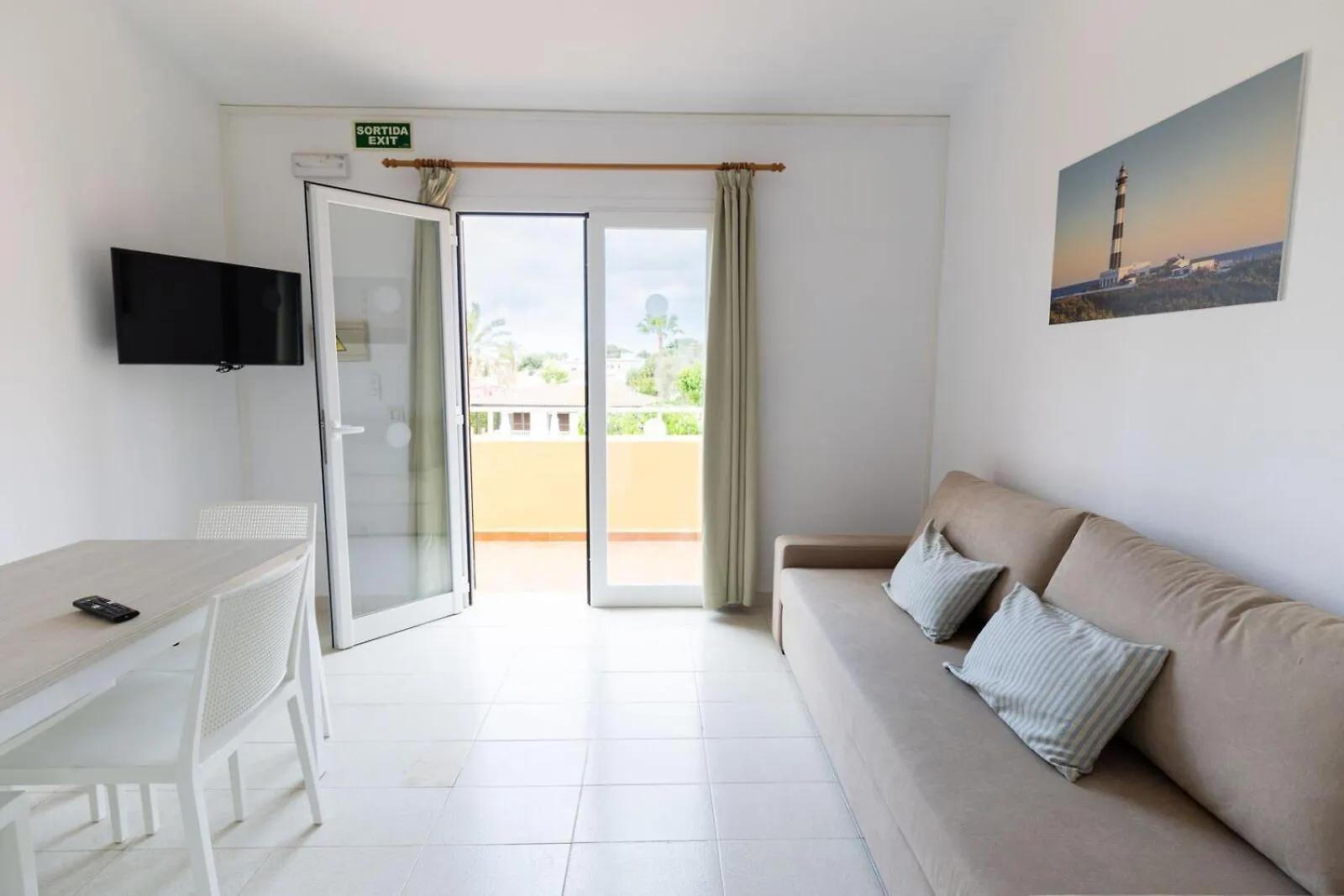 Apartamentos Ses Anneres Cala'N Blanes